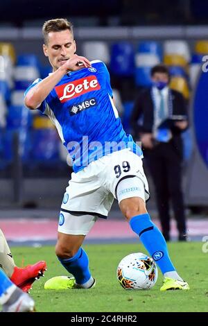 NAPOLI, ITALIA - 28 GIUGNO: Arkadiusz Milik di Napoli durante la serie A League game Napoli v SPAL il 28 giugno 2020 a Napoli, Italia Foto Stock