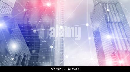 Cyber Network futuristico multicolore. Concetto Smart City. Connessione linea astratta. Foto Stock
