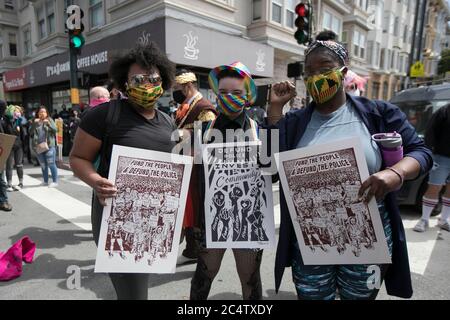 San Francisco, Stati Uniti. 28 Giugno 2020. San Francisco, CA - 28 giugno 2020: I partecipanti al Rally Unite per la lotta contro le persone si riuniscono il 28 giugno 2020 a San Francisco, California. Credit: Raymond Ahner/The Photo Access Credit: The Photo Access/Alamy Live News Foto Stock