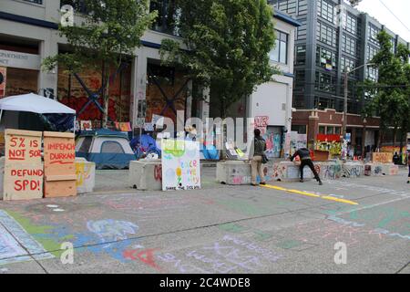 Seattle, Stati Uniti. 27 Giugno 2020. Capitol Hill ha occupato la zona di protesta il 27 giugno Credit: Amy Katz/ZUMA Wire/Alamy Live News Foto Stock
