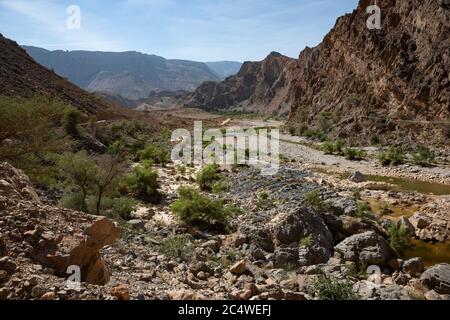 Affascinante paesaggio montano nel Wadi Arbiyeen di Oman Foto Stock