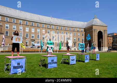 L'estinzione del 2020 giugno Rebellion aria pulita protesta College Green Bristol, Regno Unito Foto Stock