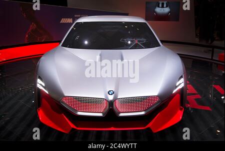 Francoforte, Germania - Sep 11, 2019: nuova BMW vision auto sportiva reveiled a Francoforte IAA Motor Show 2019. - Immagine Foto Stock