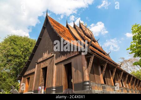 CHIANG RAI, THAILANDIA - 29 MARZO 2018: Museo della diga di Baan (Tempio Nero) a Chiang Rai, Thailandia in una giornata estiva Foto Stock