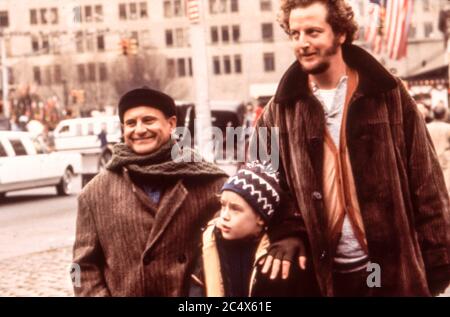 joe pesci, macaulay culkin, daniel poppa, casa da sola 2 - perso a new york, 1992 Foto Stock