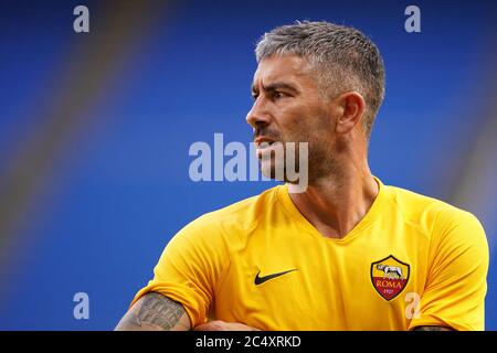 Milano (Italia) 28 giugno 2020. Aleksandar Kolarov di Roma durante la Serie A partita tra AC Milano e AS Roma. Foto Stock