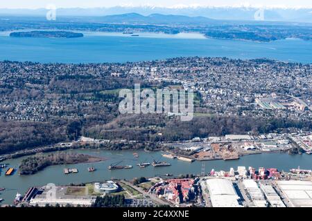 Vista aerea dell'isola Mercer, del ponte commemorativo Homer Hadley e del ponte Lacey Murrow Seattle USA Foto Stock