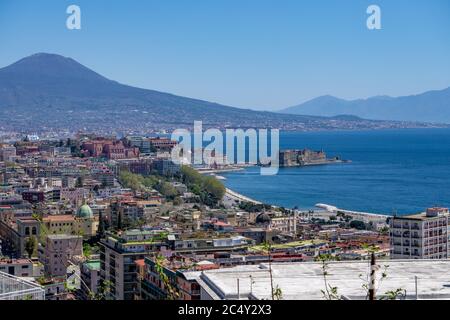 Napoli, Vesuvio da Vomero, Parco Comola Ricci Foto Stock