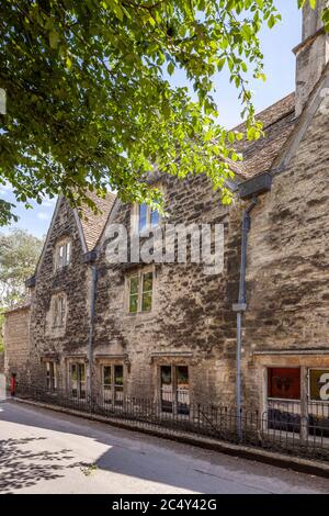 Metà 16 ° secolo Chalford Place costruito in pietra Cotswold nelle Valli Stroud a Chalford, Gloucestershire UK Foto Stock