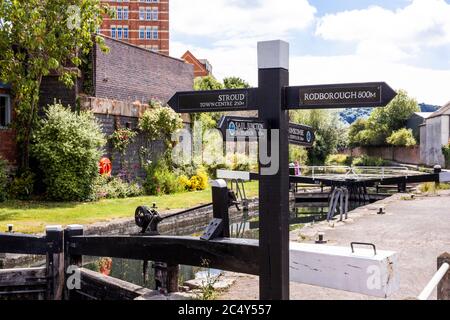 Wallbridge Upper Lock sul canale Thames Severn (gestito dal Cotswolds Canal Trust) a Wallbridge, Stroud, Gloucestershire UK Foto Stock