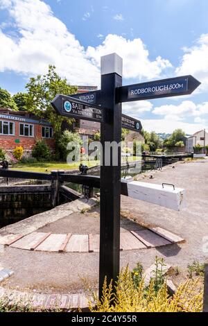 Wallbridge Upper Lock sul canale Thames Severn (gestito dal Cotswolds Canal Trust) a Wallbridge, Stroud, Gloucestershire UK Foto Stock