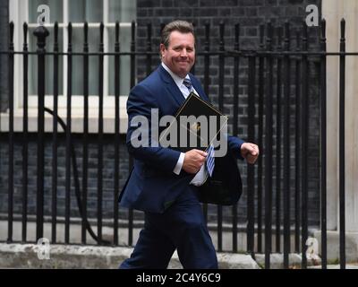 Il capo della frusta Mark Spencer arriva a Downing Street, Londra, per partecipare a un incontro del Gabinetto. Foto Stock