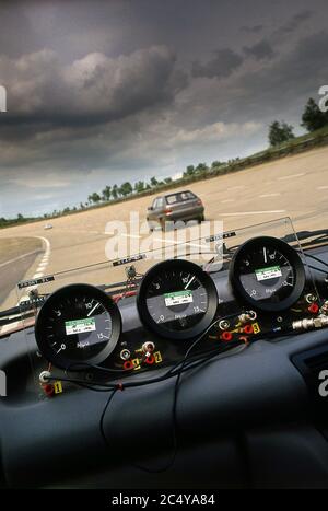1991 Vauxhall Astra è in fase di test al Millbrook Proving Ground Bedfordshire UK Foto Stock