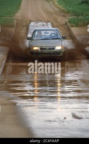 1991 Vauxhall Astra è in fase di test al Millbrook Proving Ground Bedfordshire UK Foto Stock