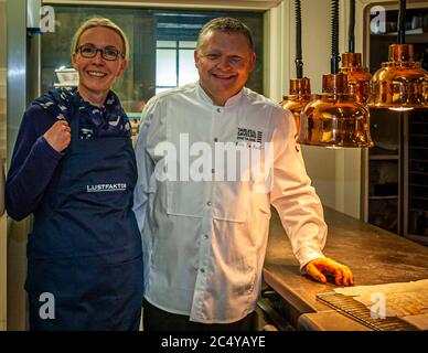 Michelin Star Chef Loic le Bail nella cucina dell'Hotel Brittany and Spa, Morlaix-Roscoff, Francia Foto Stock