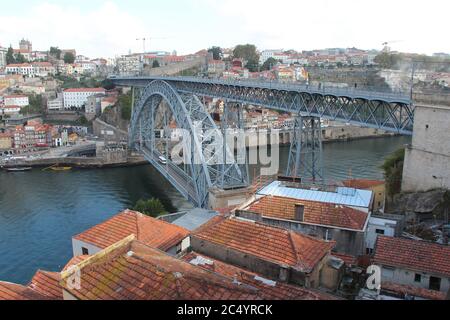 fiume douro e ponte dom luiz a porto (portogallo) Foto Stock