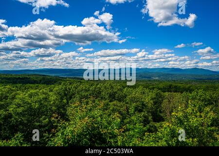 Catskill Scenic Overlook sulla state Rte 55, Kerhonkson, NY, USA Foto Stock