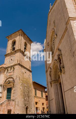 Vista del municipio sulla piazza principale del comune di Norcia in provincia di Perugia nel sud-est dell'Umbria. Foto Stock