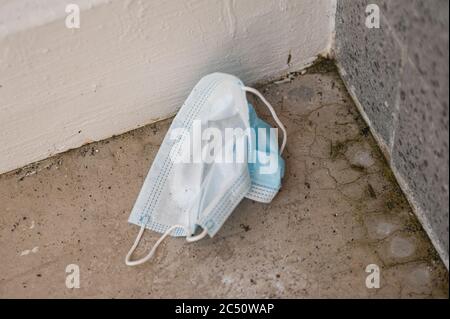 15.06.2020, Singapore, Repubblica di Singapore, Asia - maschera facciale protettiva indossata e usata come protezione contro un'infezione da Covid-19. Foto Stock