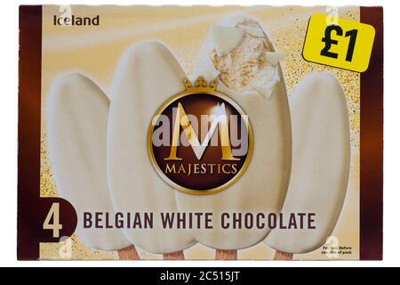 Scatola di Islanda Majestics Belga gelato al cioccolato bianco isolato su sfondo bianco Foto Stock