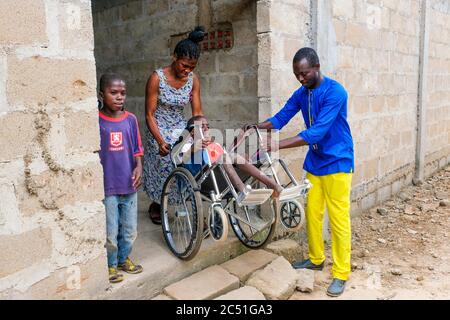 Bambini disabili mentali e fisici dell'orfanotrofio 'Nazareth Home for God's Children' a Sang / Ghana Foto Stock