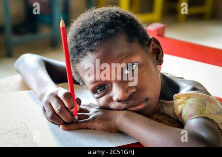 Lezioni scolastiche per i bambini dell'orfanotrofio 'Nazareth Home for God´s Children' a Sang / Ghana Foto Stock