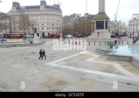 Londra, Inghilterra, Regno Unito. Trafalgar Square all'inizio della crisi del Coronavirus, marzo 2020 Foto Stock