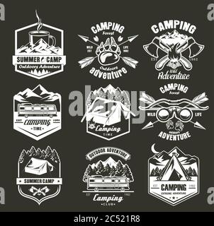 Set di etichette per campeggio estivo, illustrazione vettoriale monocromatica Illustrazione Vettoriale