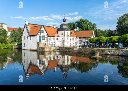 Haus Rodenberg im Stadtteil Aplerbeck, Dortmund, Nordrhein-Westfalen, Deutschland, Europa | Castello fossato Haus Rodenberg, Aplerbeck, Foto Stock