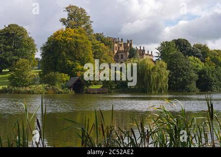 Sherbourne New Castle and Lodge, una residenza Tudor ed ex casa di Sir Walter Raleigh, ora parte della Digby Estate in Dorset Foto Stock