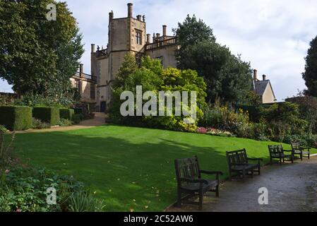 Sherbourne New Castle and Lodge, una residenza Tudor ed ex casa di Sir Walter Raleigh, ora parte della Digby Estate in Dorset Foto Stock