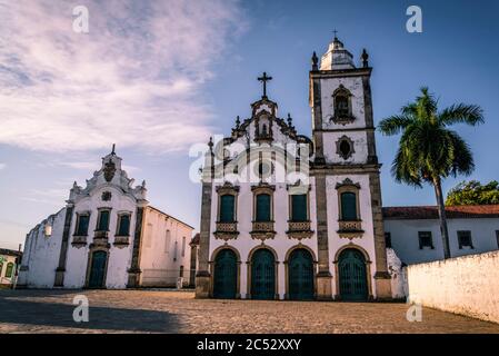 Chiesa di Santa Maria Maddalena e il Museu de Arte Sacra, Praça João XXIII, Marechal Deodoro, Maceio, Alagoas, Brasile Foto Stock