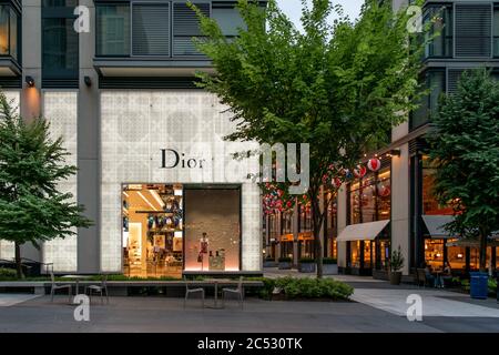 Washington, D.C. / USA - Giugno 25 2020: Piano di lusso Christian Dior presso il centro commerciale DC CityCenter. Foto Stock