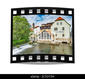 Sul fiume Gera, sul ponte del castello nel centro storico di Erfurt, si trova il nuovo Mulino, Erfurt, capitale della Turingia, Germania, Europa Foto Stock