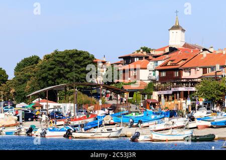 Barche da pesca nel porto di Nessebar, Bulgaria. Foto Stock