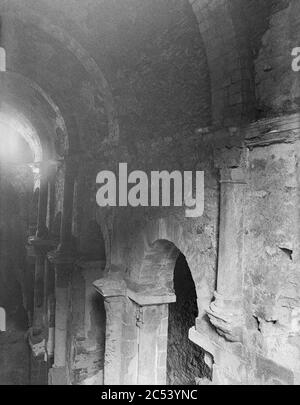 Interno del monestir de Sant Pere de Rodes (restaurato). Foto Stock