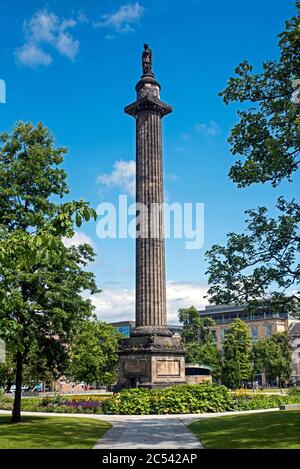 Il controverso monumento di Melville, che commemora Henry Dundas, il primo visconte Melville in St Andrew Square, Edimburgo, Scozia, Regno Unito. Foto Stock