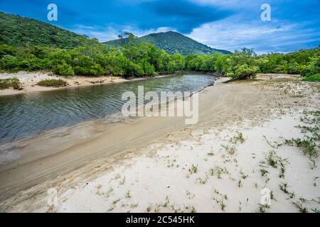 Estuario di Aligator Creek a Finch Bay, Cooktown, Penisola di Cape York, far North Queensland, Australia Foto Stock