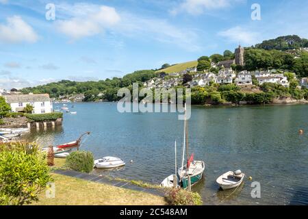 Vista di Noss Mayo da Newton Ferrers Foto Stock