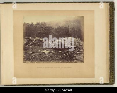 Interni di lavori sul Round Top, Gettysburg - negativo da T.H. O'Sullivan; positivo da UN Gardner. Foto Stock