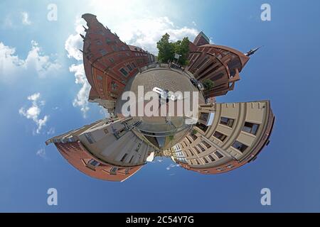 Foto di Little Planet, chiesa di San Nicola, Schweinsbruecke, la Grube e il vecchio mulino della città, Wismar, Meclemburgo-Ovest Foto Stock