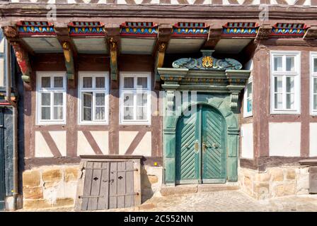 Casa a graticcio, porta d'ingresso, vista casa, città vecchia, Bad Sooden-Allendorf, Hesssen, Germania, Europa Foto Stock