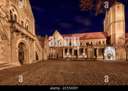 Castello di Dankwarderode, Burgplatz, Cattedrale di San Blasii, ora blu, tramonto, vigilia, atmosfera, Braunschweig, bassa Sassonia, Germania, Foto Stock