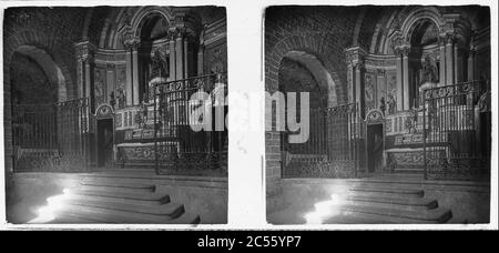 Interno de l'església de Sant Pere de Mogrony. Foto Stock