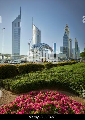 Sheikh Zayed Road, Emirates Towers, al Yaqoub Tower, Dubai, Emirati Arabi Uniti Foto Stock