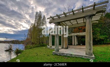 Vista panoramica della pergola con lungolago Foto Stock