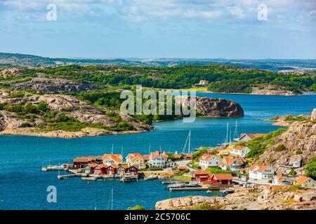 Vista sulla città di Fjällbacka, Västergötland, Svezia Foto Stock