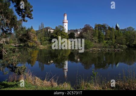 Torre bianca, castello, parco, stagno, Bad Homburg, Assia, Germania Foto Stock