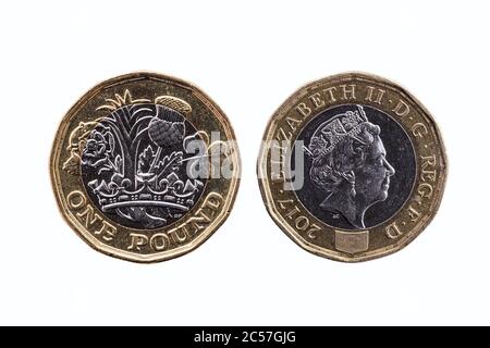 Una nuova moneta da una libbra di Inghilterra UK introdotta nel 2017 che mostra gli emblemi di ciascuna delle nazioni tagliate e isolate su uno sfondo bianco Foto Stock