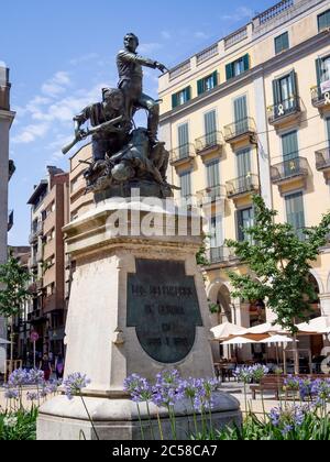 Il monumento rende onore ai difensori della città durante i siegi del 1808 e del 1809 in Piazza Indipendenza a Girona, Spagna Foto Stock